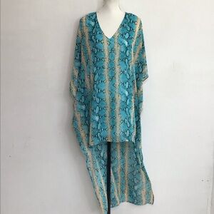 Adrienne Women Elegant Aqua and Cream Patterned Bat Wings High Low Dress SZ M